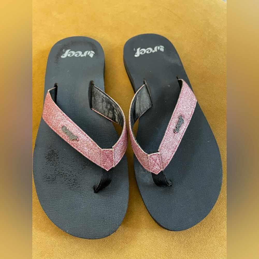 Reef pink glitter flip flops Size 7